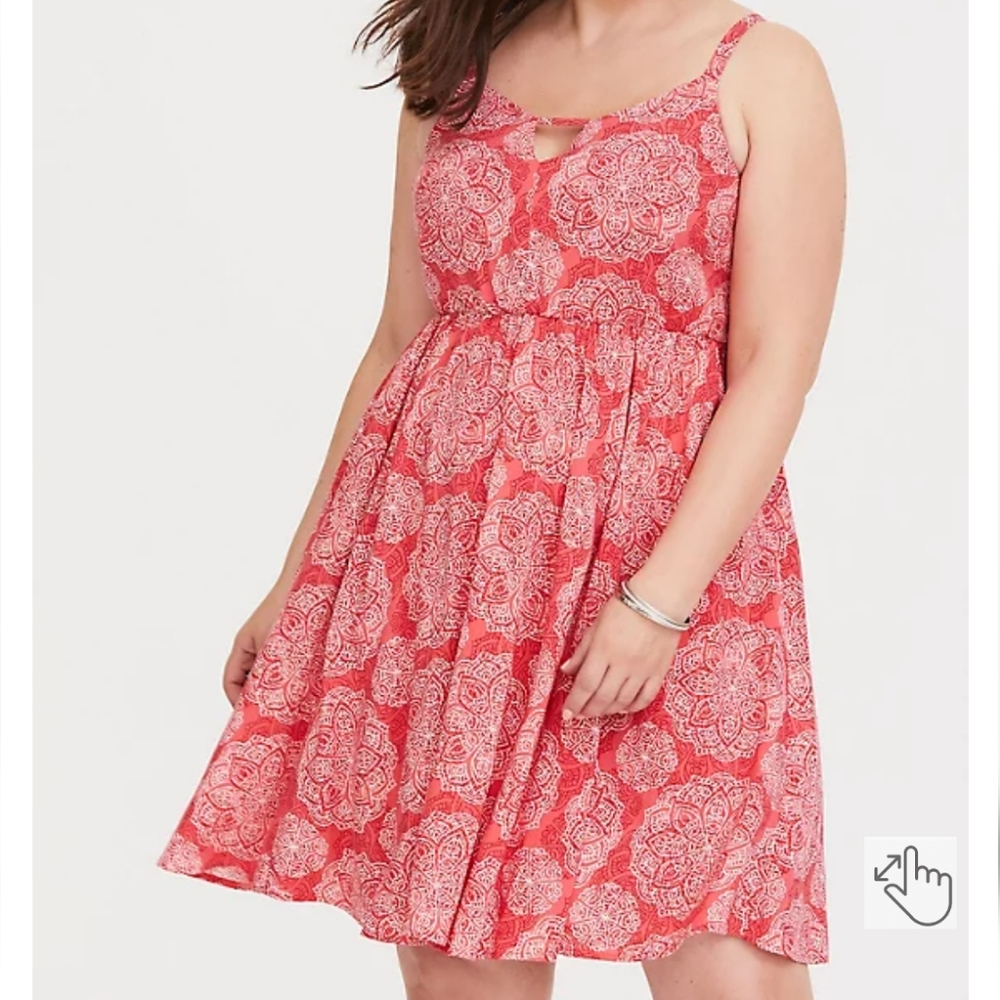 CORAL MEDALLION CUTOUT CHALLIS DRESS
